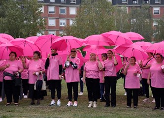 FOTOGALERIJA Edukacijom protiv raka dojke bore se već 20 godina! Proslavu jubileja ovjekovječili milenijskom fotografijom
