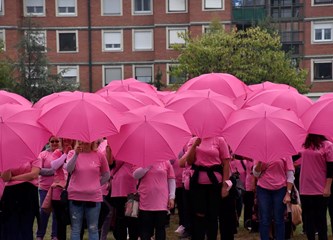 FOTOGALERIJA Edukacijom protiv raka dojke bore se već 20 godina! Proslavu jubileja ovjekovječili milenijskom fotografijom