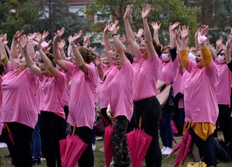 FOTOGALERIJA Edukacijom protiv raka dojke bore se već 20 godina! Proslavu jubileja ovjekovječili milenijskom fotografijom