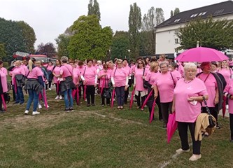 FOTOGALERIJA Edukacijom protiv raka dojke bore se već 20 godina! Proslavu jubileja ovjekovječili milenijskom fotografijom