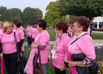 FOTOGALERIJA Edukacijom protiv raka dojke bore se već 20 godina! Proslavu jubileja ovjekovječili milenijskom fotografijom