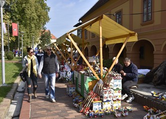 Počeo 20. Gastro Turopolja: Bogata ponuda domaćih proizvoda, craft piva i zabava u srcu grada