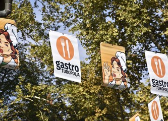 Počeo 20. Gastro Turopolja: Bogata ponuda domaćih proizvoda, craft piva i zabava u srcu grada