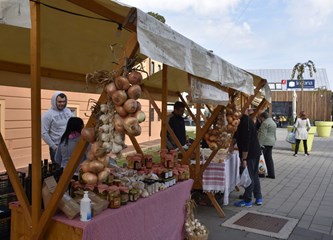 Počeo 20. Gastro Turopolja: Bogata ponuda domaćih proizvoda, craft piva i zabava u srcu grada