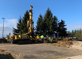 FOTO Radi se na stabilizaciji terena i temeljima nove crkve u Kravarskom, stajat će na čak 92 pilota