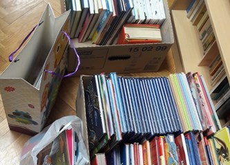 Mama bolesnog dječaka iz Kobilića 'Habdelić' digla na noge: 'Rebro' dobilo malu knjižnicu koja djeci vraća osmijeh
