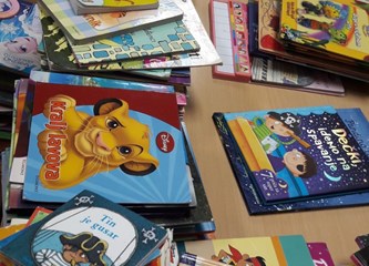 Mama bolesnog dječaka iz Kobilića 'Habdelić' digla na noge: 'Rebro' dobilo malu knjižnicu koja djeci vraća osmijeh