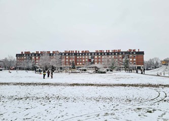 FOTOGALERIJA Praznici nisu mogli bolje početi: Mali Velikogoričani uživali u sanjkanju, izradi snjegovića, grudanju...