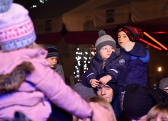 Velikogoričani dvostrukim dočekom veselo uplovili u novu 2022. godinu!
