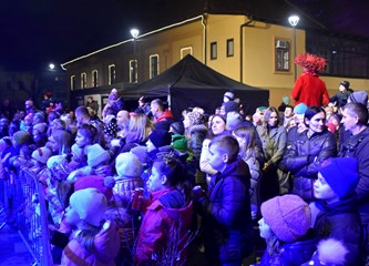 Velikogoričani dvostrukim dočekom veselo uplovili u novu 2022. godinu!