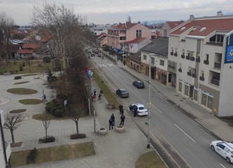FOTO/VIDEO: Masovna tučnjava u centru grada, obračun navijača prije utakmice