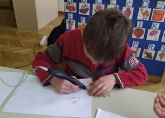 Klinci kreativci iz Žireka upoznali 3D tehnologiju: "Ovo je super, voljeli bismo takav stroj imati doma!"