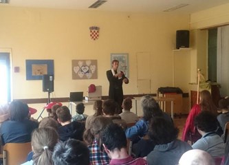 Iluzionist Andrej Škedel začarao Velikogoričane