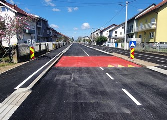 FOTO Rekonstruirana Ulica Petra Zrinskog: Prometnica na Plesu dobila pješačku i biciklističku stazu, oborinsku odvodnju...