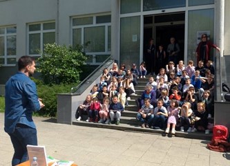 Noć knjige na Dječjem odjelu: Mališani razbili predrasude o plesu, uz Tomu Vegu i sami zaplesali