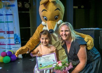 Polaznici škole Helen Doron English i njihovi roditelji napunili Veliku dvoranu Pučkog otvorenog učilišta