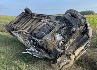 U prometnoj nesreći na auto cesti Zagreb-Sisak lakše je ozlijeđena jedna osoba