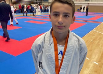Karate klub Centar na Tigar kupu: Franka Jerkin zlatna u Sisku, srebrni Antonio Brletić poražen u neizvjesnom finalu