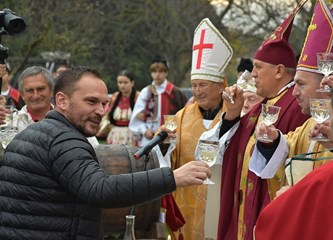 U Kurilovcu proslavili Martinje: „Turopolje to smo mi. Mi smo ova zemlja i ovaj kraj smo mi. Zato prijatelji dragi uživajte danas u ljepoti običaja“