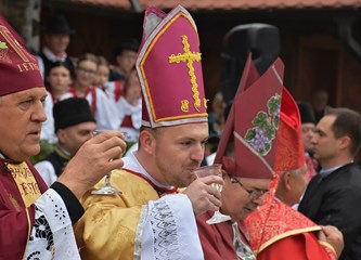 U Kurilovcu proslavili Martinje: „Turopolje to smo mi. Mi smo ova zemlja i ovaj kraj smo mi. Zato prijatelji dragi uživajte danas u ljepoti običaja“