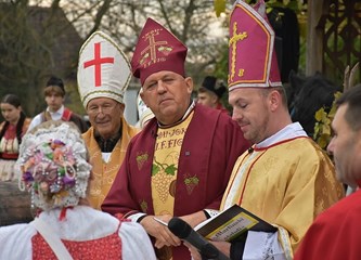U Kurilovcu proslavili Martinje: „Turopolje to smo mi. Mi smo ova zemlja i ovaj kraj smo mi. Zato prijatelji dragi uživajte danas u ljepoti običaja“
