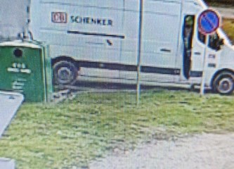 FOTO: Usred bijela dana odlagao otpad unatoč upozorenju da je prostor pod video nadzorom