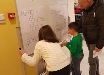 Večer matematike u Dječjem vrtiću Lojtrica: Djeca i roditelji rješavanjem zadataka ispunili matematičku putovnicu