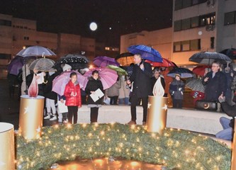 Otvoren Advent u Gorici: Ove godine veće klizalište, veće Božićno selo i više ugostiteljskih kućica