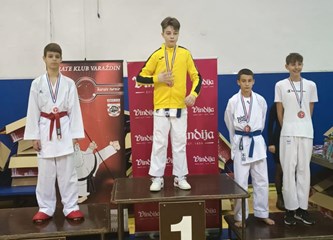 [FOTO] Mlade nade karate kluba Velika Gorica okitile se brojnim medaljama u Sloveniji i Varaždinu!