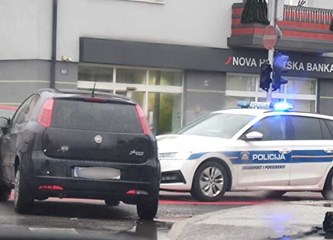 [FOTO] Prometna na križanju Kolodvorske i Zagrebačke: Sudarili se automobili i brza linija