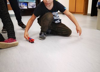 Učenje kroz igru: Mališani Dječjeg vrtića Žirek kroz zakone fizike uspjeli izraditi svijetleći mač