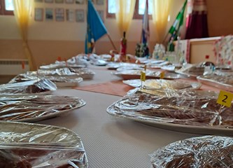 Na 13. Posavskoj kobasijadi ocijenjen čak 101 uzorak: Dalibor Vučin ima najbolju kobasu, ocijenio je žiri