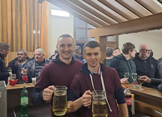 Na 13. Posavskoj kobasijadi ocijenjen čak 101 uzorak: Dalibor Vučin ima najbolju kobasu, ocijenio je žiri