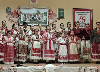 Na 13. Posavskoj kobasijadi ocijenjen čak 101 uzorak: Dalibor Vučin ima najbolju kobasu, ocijenio je žiri