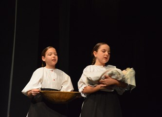 FOTO: Sve draži folklora u dječjim koracima na prvoj večeri 23. Smotre folklora Velike Gorice