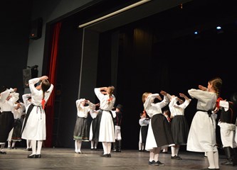 FOTO: Sve draži folklora u dječjim koracima na prvoj večeri 23. Smotre folklora Velike Gorice