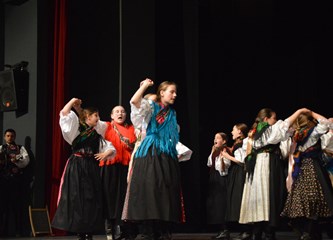 FOTO: Sve draži folklora u dječjim koracima na prvoj večeri 23. Smotre folklora Velike Gorice