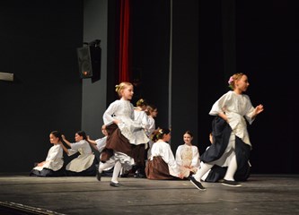 FOTO: Sve draži folklora u dječjim koracima na prvoj večeri 23. Smotre folklora Velike Gorice