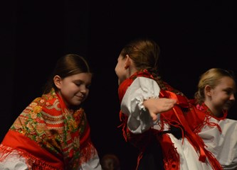 FOTO: Sve draži folklora u dječjim koracima na prvoj večeri 23. Smotre folklora Velike Gorice
