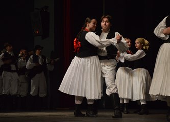 FOTO: Sve draži folklora u dječjim koracima na prvoj večeri 23. Smotre folklora Velike Gorice