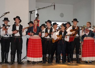 Mlaka najbolja u koreografiranom folkloru