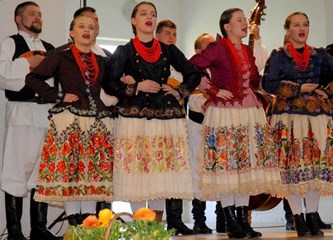 Mlaka najbolja u koreografiranom folkloru