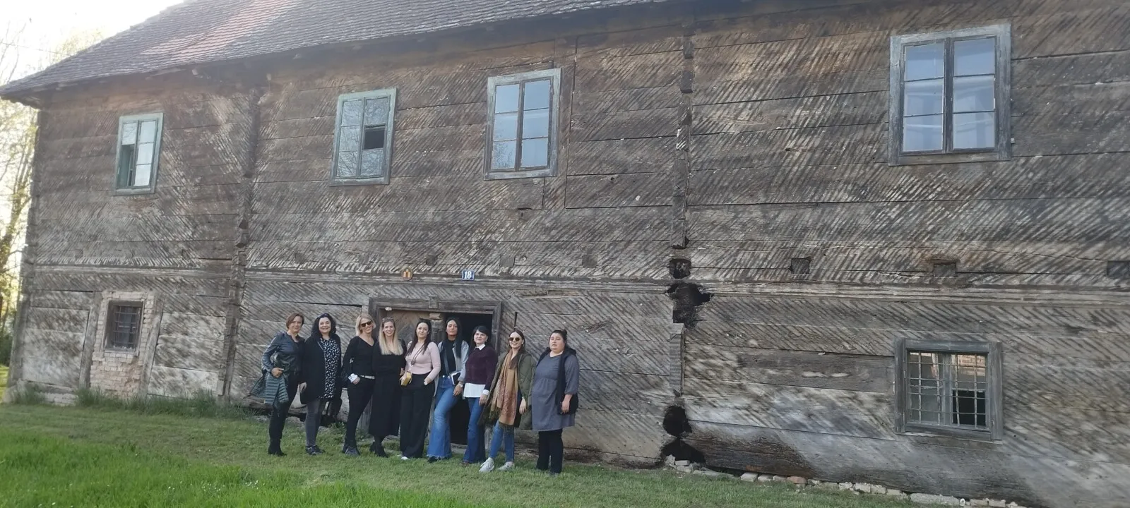 Klape u Turopolju: "Skradinke" i Klapa Nostalgija raspjevali Mraclince zajedno s vokalisticama Dučeca