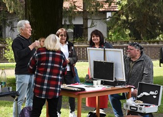 Velika Mlaka u znaku umjetnosti: Više od trideset slikara okupilo se na likovnoj koloniji u organizaciji Društva žena Velika Mlaka