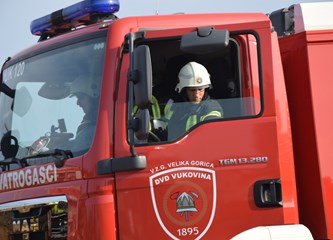 FOTO: U združenoj vježbi vatrogasci Donjeg Turopolja demonstrirali koordinaciju i spremnost za velike intervencije