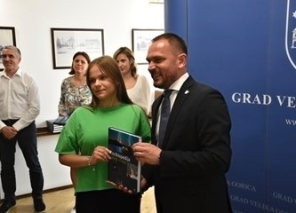 Gradonačelnik ugostio najbolje učenike: „Želim ostati u Hrvatskoj i završiti fakultet koji će mi omogućiti da se tu zaposlim“