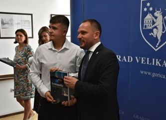 Gradonačelnik ugostio najbolje učenike: „Želim ostati u Hrvatskoj i završiti fakultet koji će mi omogućiti da se tu zaposlim“