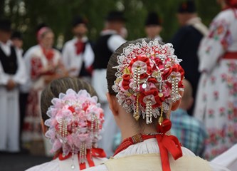 Turopoljska svadba pokazala ljepotu tradicionalnih običaja i donijela dašak nekih prošlih vremena
