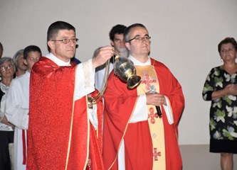 Blagoslovljen novi reljef: "I danas osjećamo teret onih vremena koje je nosio Stepinac, ali i njegovu pastirsku ljubav i zagovornu molitvu"