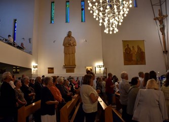 Blagoslovljen novi reljef: "I danas osjećamo teret onih vremena koje je nosio Stepinac, ali i njegovu pastirsku ljubav i zagovornu molitvu"